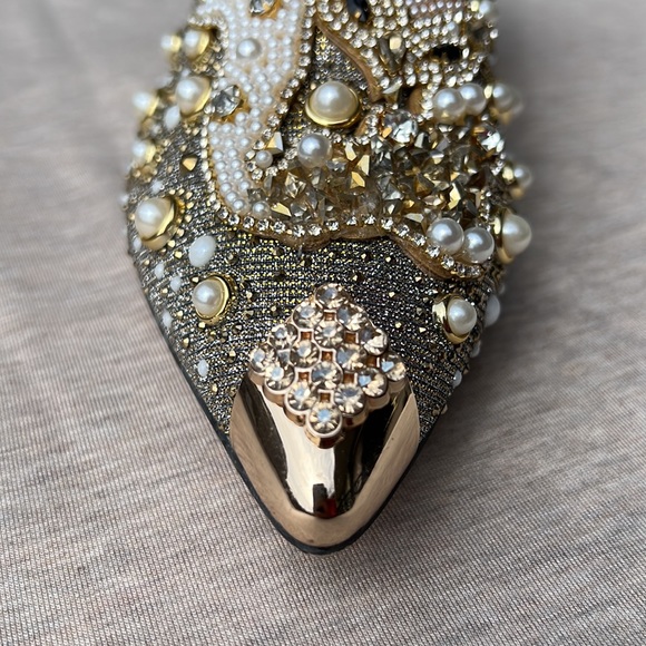 BEAUTIFUL SHOES - Picture 13 of 15